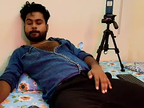 SHENOY3 online show from June 10, 2026, 7:04 pm