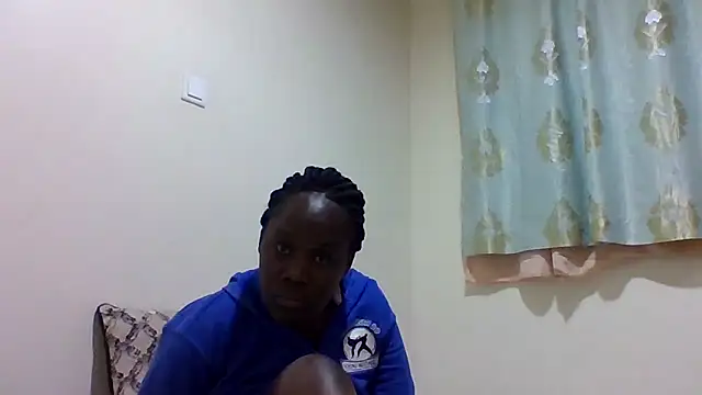 sweetelle09 online show from June 13, 2026, 11:02 pm