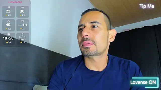 jhonyalzate2 online show from October 14, 2025, 12:11 am