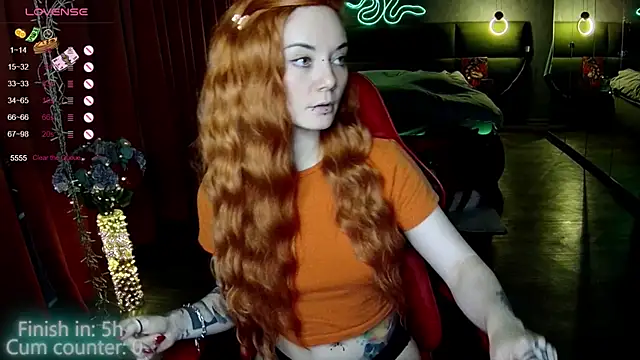 MaxPhoenixx online show from October 30, 2025, 8:06 pm