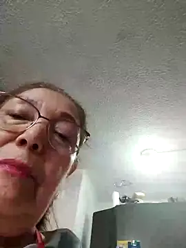 Vicky Rosse online show from April 28, 2026, 4:55 pm
