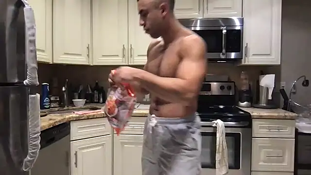 BigGuyMuscle online show from July 2, 2026, 2:01 am