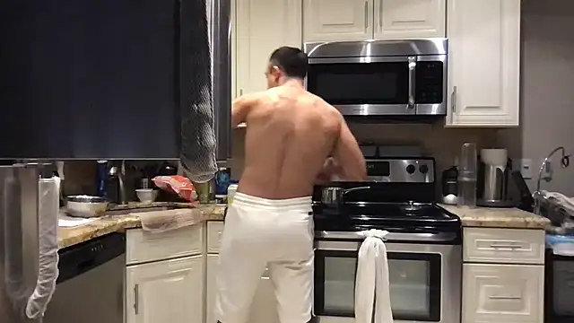 BigGuyMuscle online show from June 9, 2026, 1:06 am