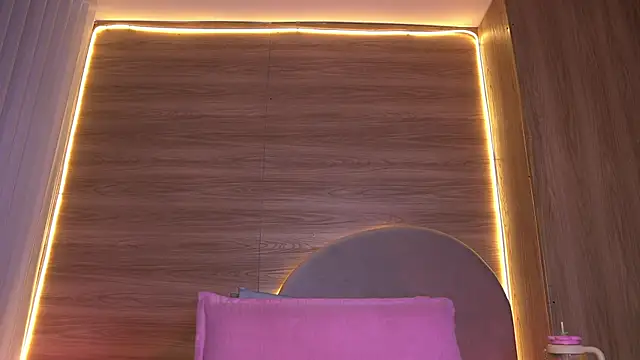 alexaa walker online show from July 25, 2026, 12:00 pm