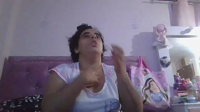 annarose19 online show from April 28, 2026, 2:27 am