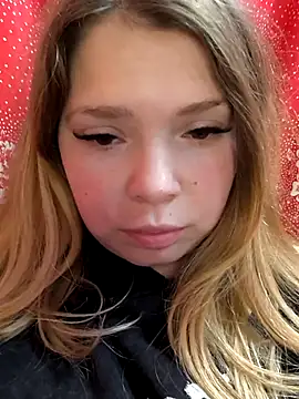 Zuli Kiska online show from December 3, 2025, 8:19 pm