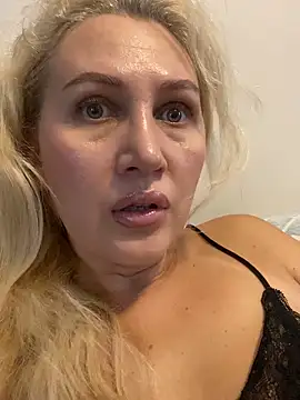YourBlondee online show from September 29, 2025, 2:40 am