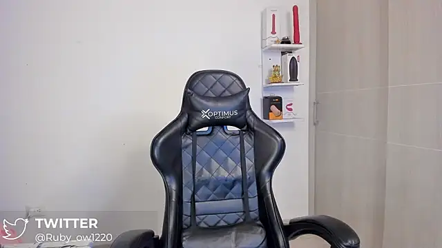 RubiOberli online show from March 13, 2025, 6:37 am