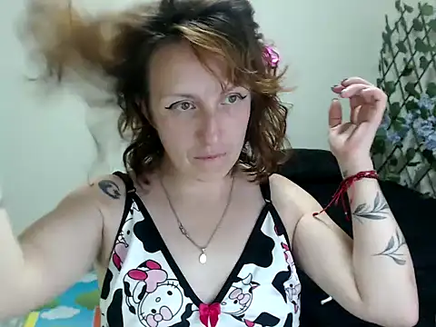 Snapshot of kittykalor09 chatting on June 14, 2026, 2:35 am kittykalor09 online show from June 14, 2026, 2:35 am