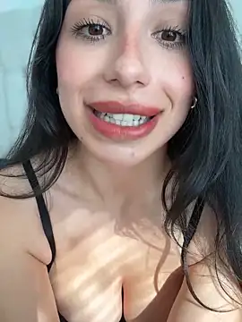 LoveLillyy online show from February 7, 2025, 7:27 pm