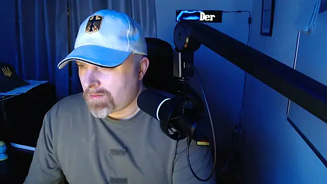 DerPornoPete online show from December 8, 2024, 3:29 am