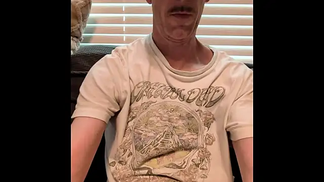Snapshot of ednygma18626 chatting on July 2, 2026, 8:04 pm ednygma18626 online show from July 2, 2026, 8:04 pm