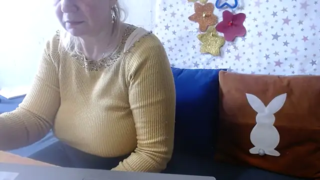 QueenLana online show from April 23, 2026, 12:29 pm