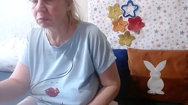 QueenLana online show from June 7, 2026, 8:41 am