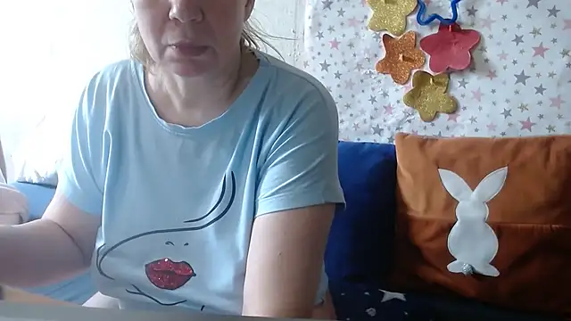 QueenLana online show from June 15, 2026, 7:41 am