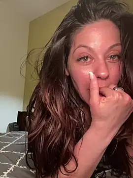 Snapshot of bellafreakyfun chatting on March 25, 2026, 3:28 am bellafreakyfun online show from March 25, 2026, 3:28 am