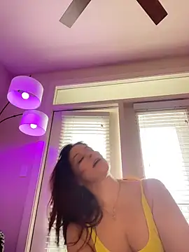 Snapshot of bellafreakyfun chatting on March 9, 2026, 5:16 pm bellafreakyfun online show from March 9, 2026, 5:16 pm