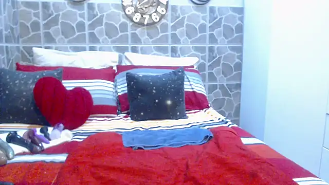 THREEHOLESPLEASURE99 online show from March 8, 2025, 7:38 am