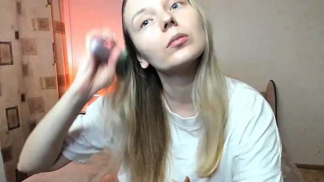 Vivian Davis online show from March 6, 2025, 6:05 pm