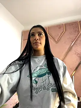 natalia-888 online show from October 6, 2025, 9:04 pm