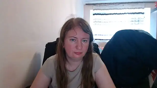 PeterAndJen online show from July 24, 2026, 5:47 am