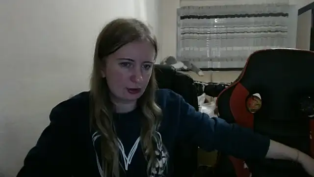 PeterAndJen online show from November 1, 2025, 7:41 pm