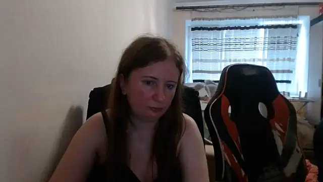 PeterAndJen online show from July 19, 2026, 6:48 pm