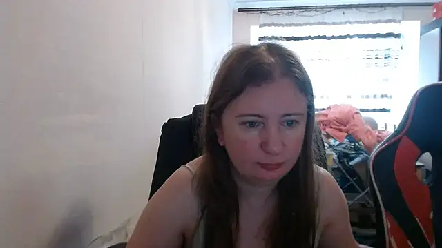 PeterAndJen online show from July 14, 2026, 5:12 am