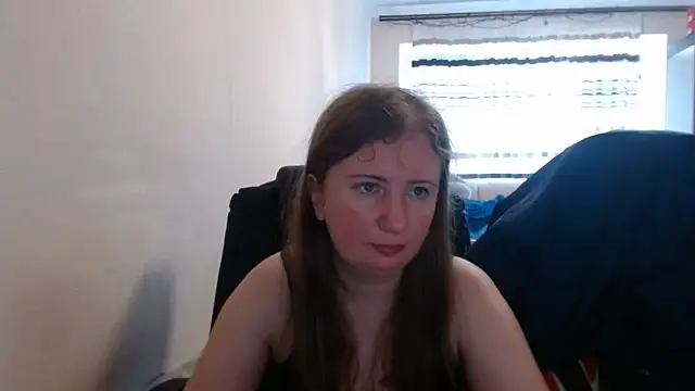 PeterAndJen online show from July 19, 2026, 6:44 am