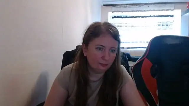 PeterAndJen online show from July 25, 2026, 5:59 am