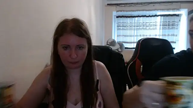 PeterAndJen online show from July 7, 2026, 7:39 pm