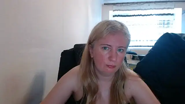 PeterAndJen online show from June 29, 2026, 5:03 am