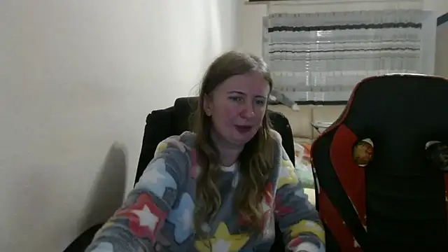 PeterAndJen online show from November 24, 2025, 7:58 pm