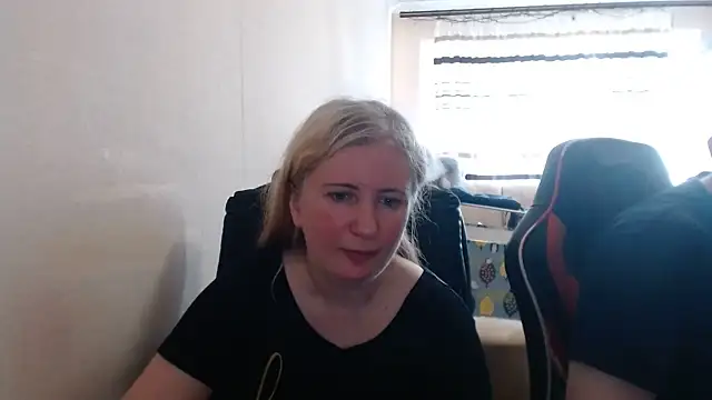 PeterAndJen online show from June 28, 2026, 4:57 pm