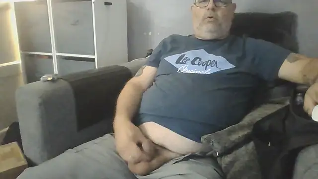 Naturistmale45 online show from August 6, 2026, 9:26 am
