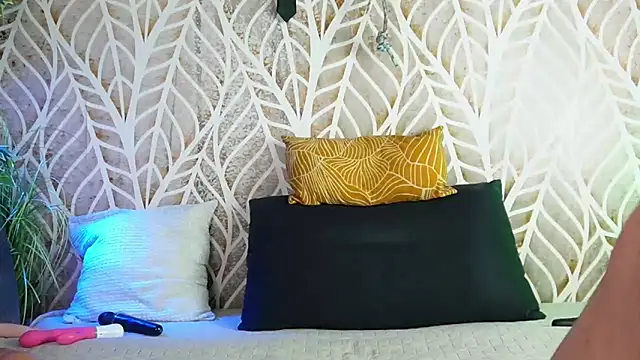 TrophyMilf online show from November 29, 2025, 4:18 pm