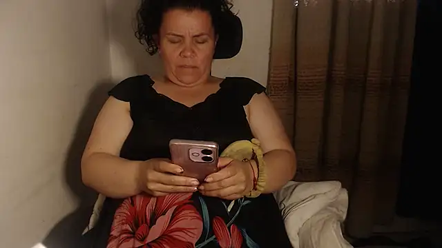 agathamiller01 online show from July 15, 2026, 11:01 pm