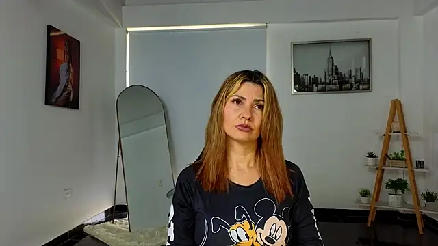 bella  adams online show from September 13, 2025, 1:55 pm