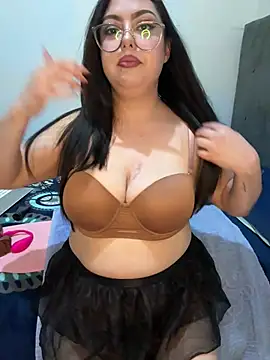 MileyGia online show from February 5, 2026, 11:33 pm