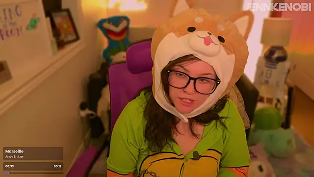 JennKenobi online show from September 10, 2025, 3:33 pm