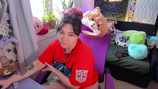 JennKenobi online show from April 30, 2026, 2:24 pm