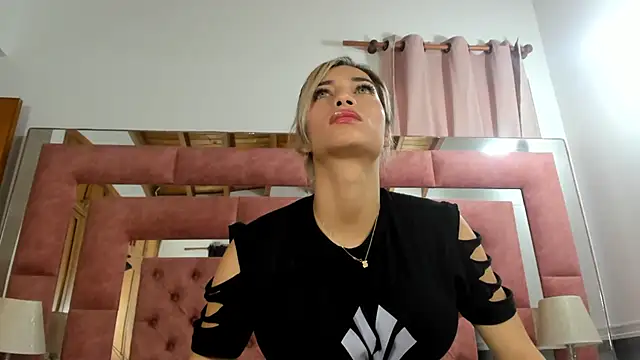 briana wonder69xxx online show from October 18, 2025, 2:41 pm