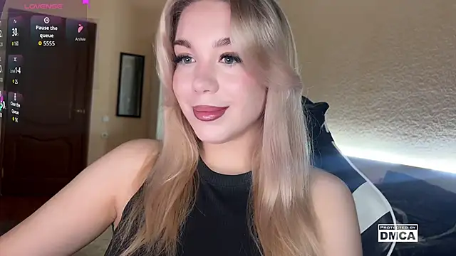 ariashaa online show from November 23, 2025, 1:43 pm