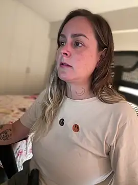 misslulipop online show from March 7, 2025, 10:32 pm