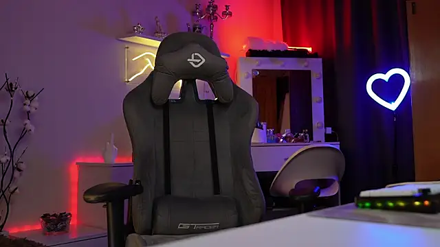 MrsTenderBeast online show from October 11, 2025, 3:13 pm