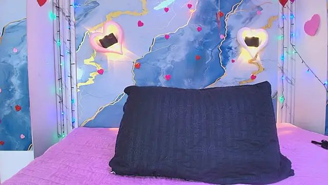 lorrayne  online show from February 19, 2026, 12:13 pm