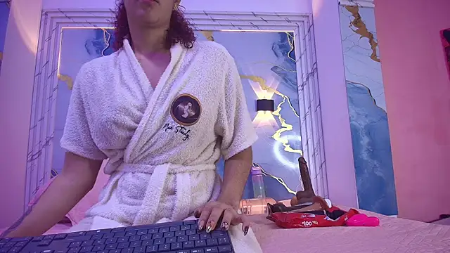 lorrayne  online show from September 19, 2025, 12:09 pm