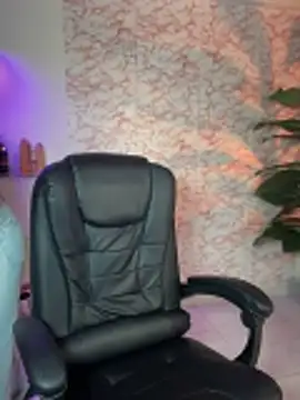 Ambar pe  online show from November 22, 2025, 3:27 am