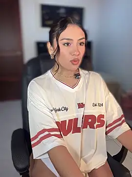 Ambar pe  online show from October 29, 2025, 3:38 am