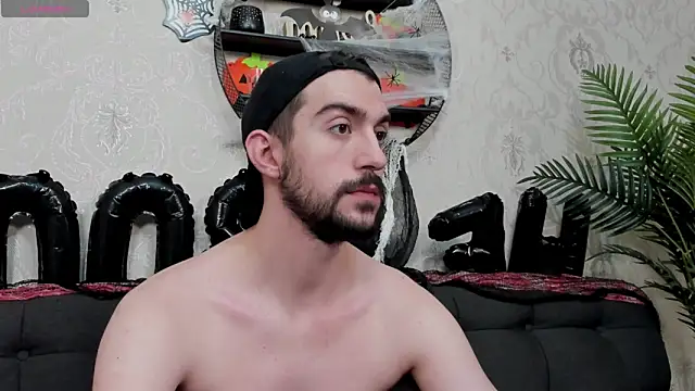 Dylan Best online show from October 31, 2025, 1:24 am